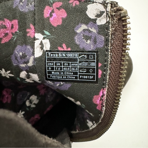 Teva Olive Gray Leather Foxy Mid Ankle Boots - Picture 7 of 7